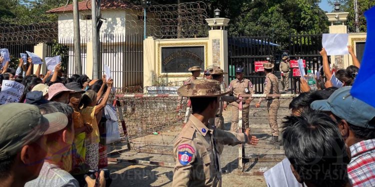 နိုင်ငံရေးအကျဉ်းသားတွေကို ဂုဏ်ပြုပါ၊ စစ်ကောင်စီရဲ့ မသမာတဲ့ အကြံအစည်ကို ပယ်ချပါ