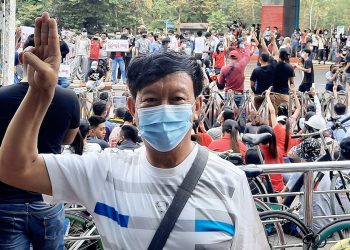 စစ်ကောင်စီကိုဝေဖန်၍ ဦးသန်းရွှေသားမက် ဒေါက်တာ နေစိုးမောင် ထောင် ၃ နှစ်ကျ