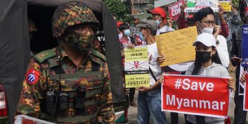 တွေ့ဆုံဆွေးနွေးရေးနဲ့ စစ်တပ်က အာဏာစွန့်သွားမလား