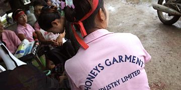 Honeys စက်ရုံမှ အလုပ်ထုတ်ခံရသူများ နစ်နာကြေး သိန်း ၈သောင်းကျော်တောင်း