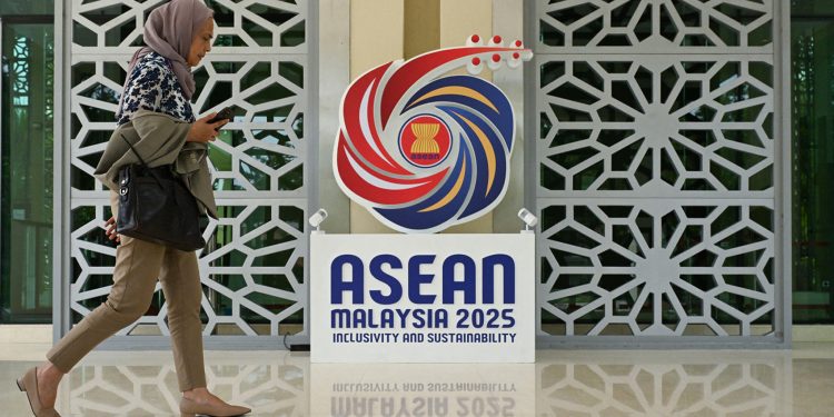 အထူးသံတမန် လာသော်လည်း မြန်မာ့ငြိမ်းချမ်းရေး အာဆီယံ အားထုတ်မှု မရေရာ