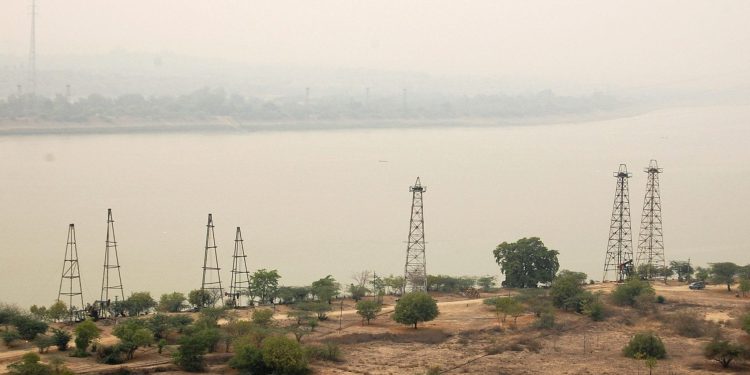 စစ်ကောင်စီကို လောင်စာဆီရောင်းသော သတင်းကြောင့် စင်ကာပူ Interra အစုရှယ်ယာရောင်းချမှု ဆိုင်းငံ့