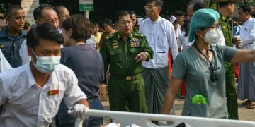 ငလျင်အကူအညီများကို စစ်ရာဇဝတ်ကောင်များထံ မပေးဘဲ ပြည်သူ့ထံ ပေးရမည်