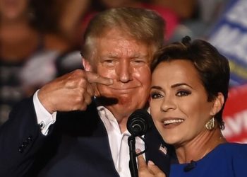 USAGM အထူးအကြံပေး ကာရီလိတ် က ထရမ့် ခြေရာ နင်းမယ့်သူလား