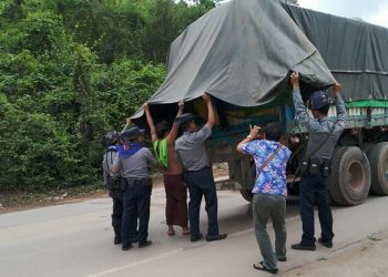 ဘားအံ၌ ကုန်ကားများသာမက ဂိုဒေါင်များကိုပါ ရှာဖွေ