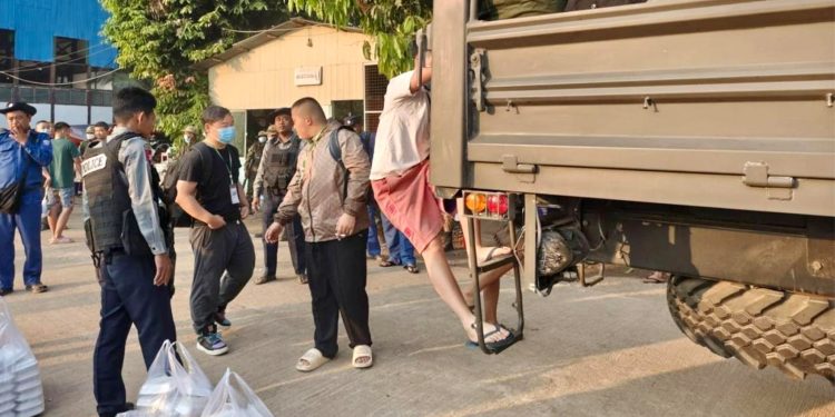 မြဝတီ ကျားဖြန့်မှ တရုတ်နိုင်ငံသား ၁၄၀၀ ကျော် BGF ထပ်လွှဲမည်