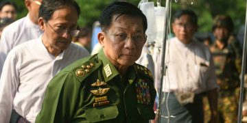 ငလျင်ကပ်ဘေးက မင်းအောင်လှိုင်ကို သဘောထား ပြောင်းသွားစေမလား