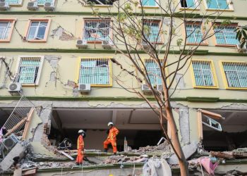 ငလျင်ကြောင့် မြန်မာ့နိုင်ငံရေး အပြောင်းအလဲ ဖြစ်နိုင်သလား