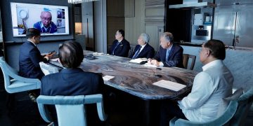 ငလျင်နိုင်ငံရေးနှင့် မြန်မာ့နိုင်ငံရေးပြတ်ရွေ့များ