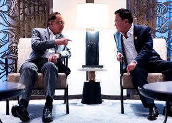 အန်နဝါနှင့် သက်ဆင်တို့ မင်းအောင်လှိုင်ကို နားချနိုင်မလား