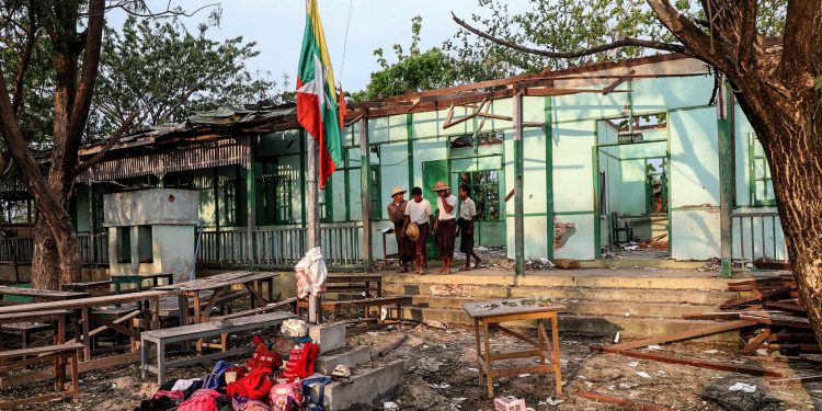 အသေအပျောက်များသည့် ကျောင်းဗုံးကြဲမှု ထုံးစံအတိုင်း စစ်ကောင်စီငြင်း