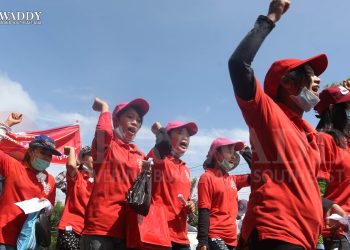 လုပ်ခလစာနဲ့ ကုန်ဈေးနှုန်းက အလှမ်းအရမ်းကွာတယ်