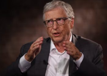 အီလွန်မတ်စ်ဟာ ကလေးငယ်တွေကို သတ်နေတယ်၊ ၂၀၄၅ မတိုင်မီ ဒေါ်လာ ဘီလီယံ ၂၀၀ လှူမယ်လို့ ဘီလ်ဂိတ် ပြော