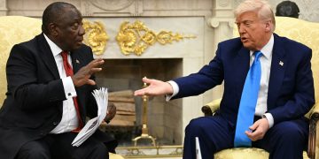 ထရမ့်ရုံးခန်းက ပြည်ပခေါင်းဆောင်များ သတိထားစရာဖြစ်လာ