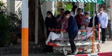 သက်ဆင်ကို ဆေးရုံတင်ပေးခဲ့တဲ့ ဆရာဝန်နှစ်ဦး အလုပ်က ဆိုင်းငံ့ခံရ