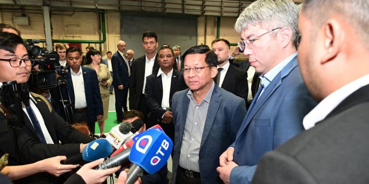 ရုရှားရဟတ်ယာဉ် ထပ်ဝယ်မယ်လို့ မင်းအောင်လှိုင် ပြော