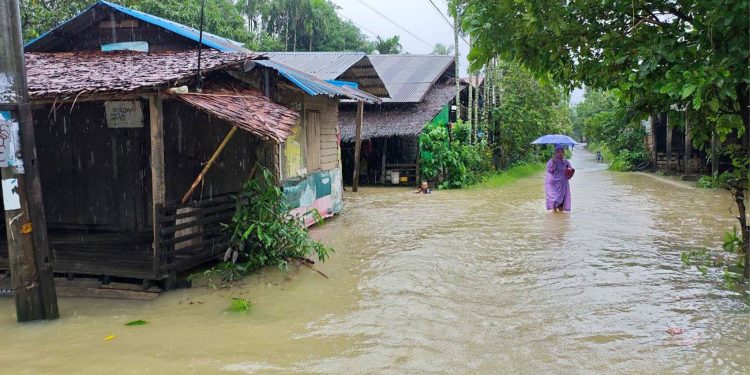 ရခိုင်၌ ရေဘေးသင့်ပြည်သူ တသောင်းကျော် အကူညီလိုအပ်နေ