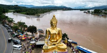 အသက်မွေးဝမ်းကျောင်း ရေလမ်းက အန္တရာယ်ဖြစ်လာ