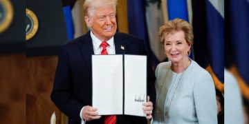 ထရမ့် အစိုးရက ပညာရေး ရန်ပုံငွေ ဒေါ်လာ ၆ ဘီလီယံကျော် ဆိုင်းငံ့ထား