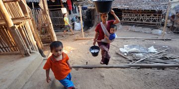 ထိုင်းနယ်စပ် မြန်မာဒုက္ခသည်များ ရိက္ခာပြတ်