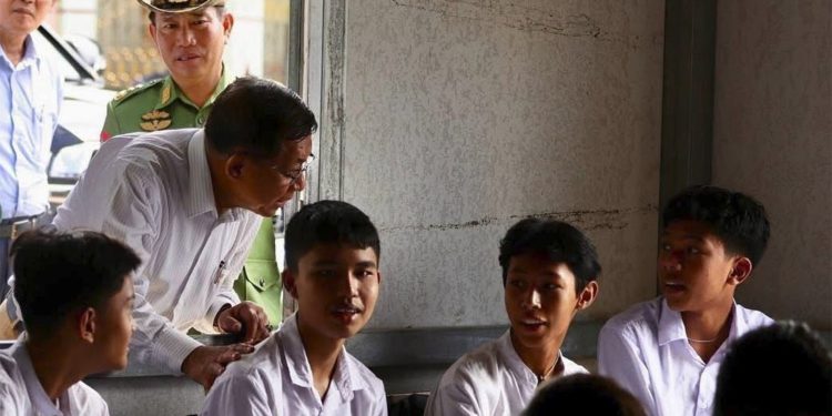 ကသောင်းကနင်း မြန်မာ့ပညာရေး ဘယ်လိုခရီးဆက်မလဲ