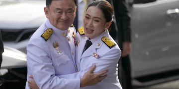 လမ်းဆုံးရောက်နေသည့် ရှင်နာဝပ်မိသားစု အနာဂတ်