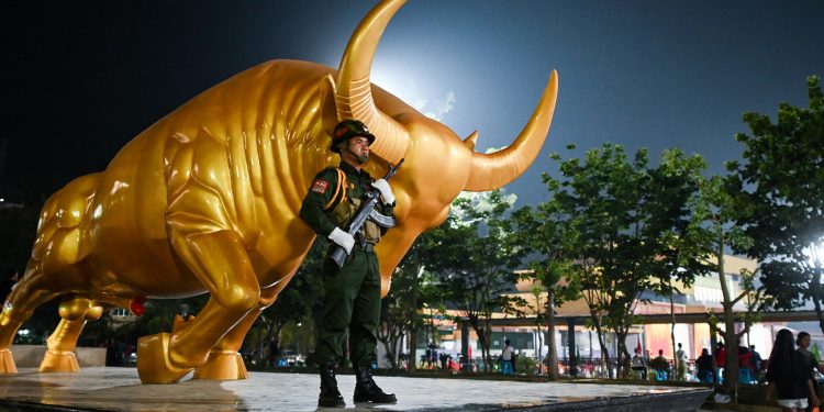 ဝ ပြည်၏ သံဖြူ၊ နယ်မြေပိုင်နက်နှင့် နောက်ကွယ်မှ အာဏာ