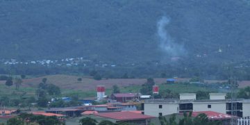 လေးကေ့ကော်တိုက်ပွဲ စစ်တပ် လက်နက်ကြီး အဆမတန်သုံး၊ ထိုင်းဘက်ထိ ကျည် ကျ