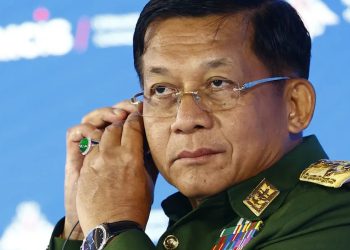 အတုအယောင် ရွေးကောက်ပွဲ အကြံအစည်နှင့် လူတယောက်