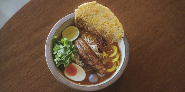 မက္ကာအိုမှာ မြန်မာစာ စားကြမလား