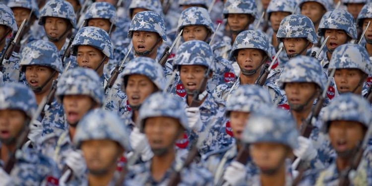 အာဏာရှင်စနစ်၏ အမွေ (သို့မဟုတ်) စစ်တပ်မပီသသော မြန်မာစစ်တပ်