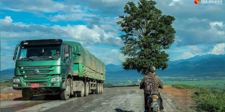 နယ်စပ်ကုန်သွယ်ရေးလမ်းများပေါ်က စကမ စစ်ဆင်ရေးများ