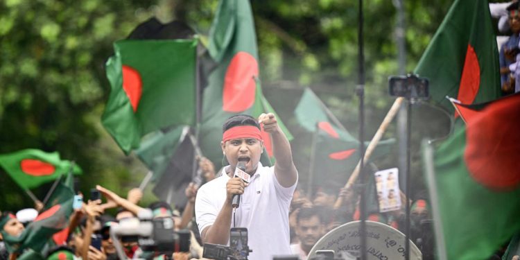 တင့်ကားများမှ ဟက်ရှ်တက်များဆီသို့ (သို့မဟုတ်) တောင်အာရှ အပြောင်းအလဲ ခေတ်သစ်