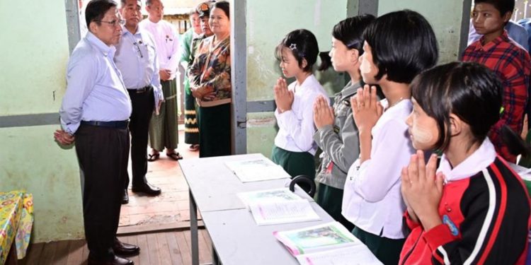 ကမ္ဘာ့ဆရာများနေ့နှင့် အမျိုးသားသစ္စာဖောက်များ