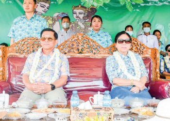 စားပွဲထိုး ဗိုလ်ချုပ်ကြီးများခေတ် ရောက်ပြီ