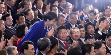 ဖိုဝါဒလွှမ်းမိုးသော ဂျပန်နိုင်ငံရေးကို စိန်ခေါ်လာသူ တာကာအိချိ