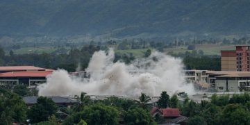 နိုင်ငံတကာဖိအားကို ရှောင်လွှဲပြီး လူအမြင်ကောင်းရန် KK Park အား စစ်အုပ်စု ဖောက်ခွဲ