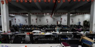 အသက်အန္တရာယ်ကြားက ငွေလိမ်သူများ