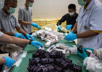 အာရှ မက်သာဖက်တမင်း “ဆူနာမီလှိုင်း” နောက်ကွယ်တွင် တရုတ် ဓာတုပို့ကုန်များ ရှိနေ